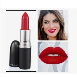 MAC RETRO MATTE LIPSTICK IN RUBY WOO 707
